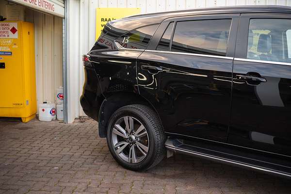 2023 Isuzu MU-X LS-T thumb-5