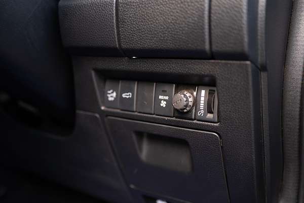 2023 Isuzu MU-X LS-T thumb-27