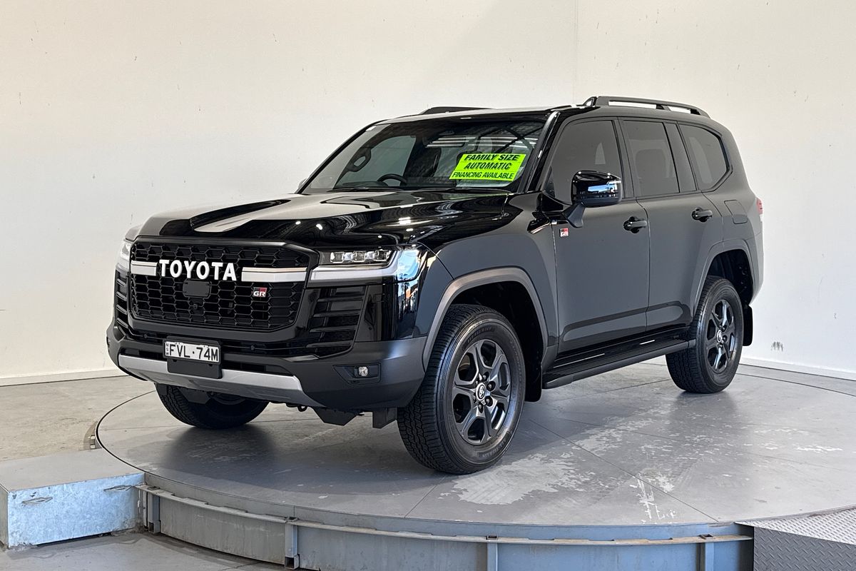 2025 Toyota Landcruiser GR Sport FJA300R