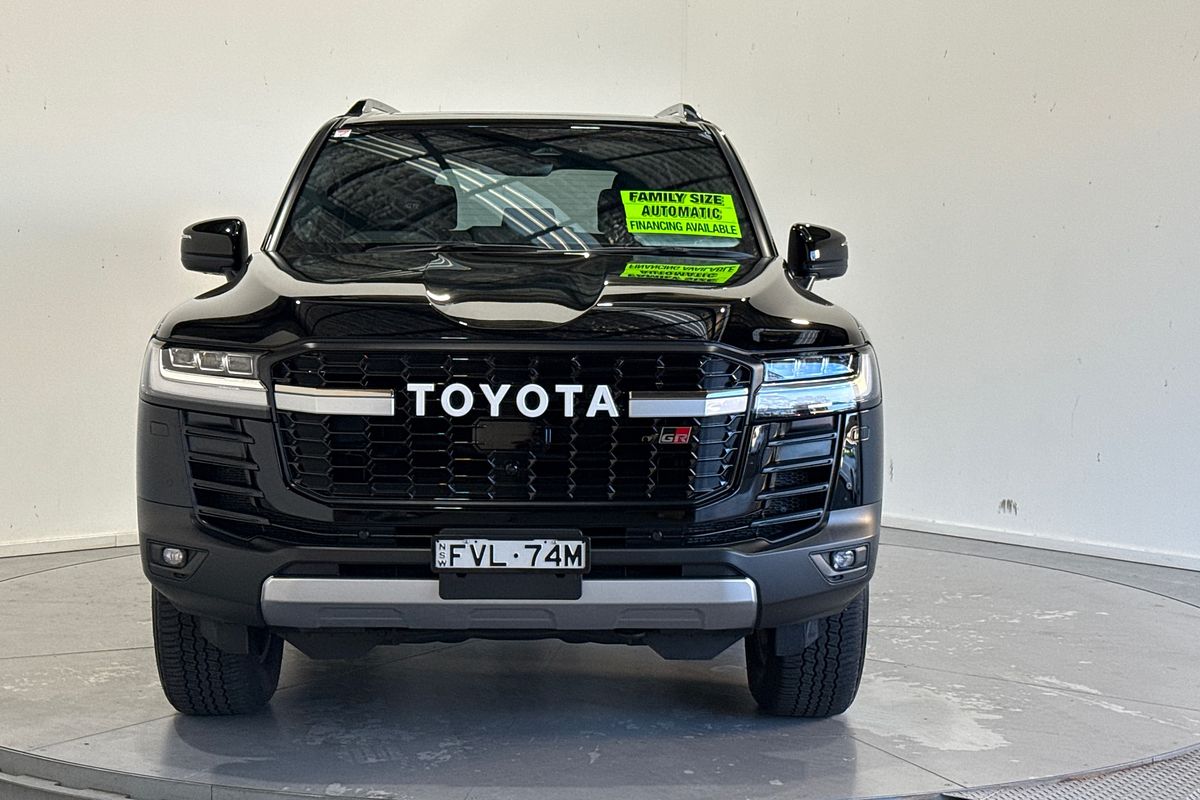 2025 Toyota Landcruiser GR Sport FJA300R