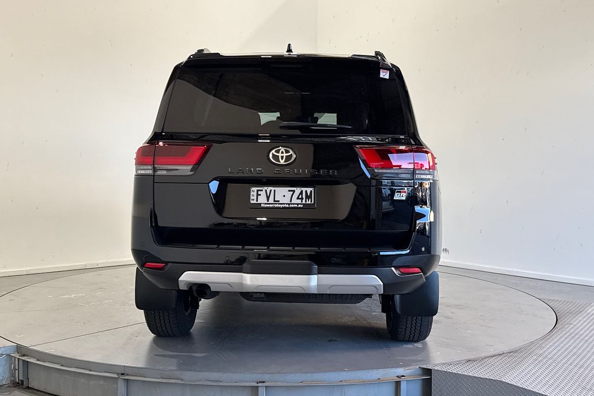 2025 Toyota Landcruiser GR Sport FJA300R