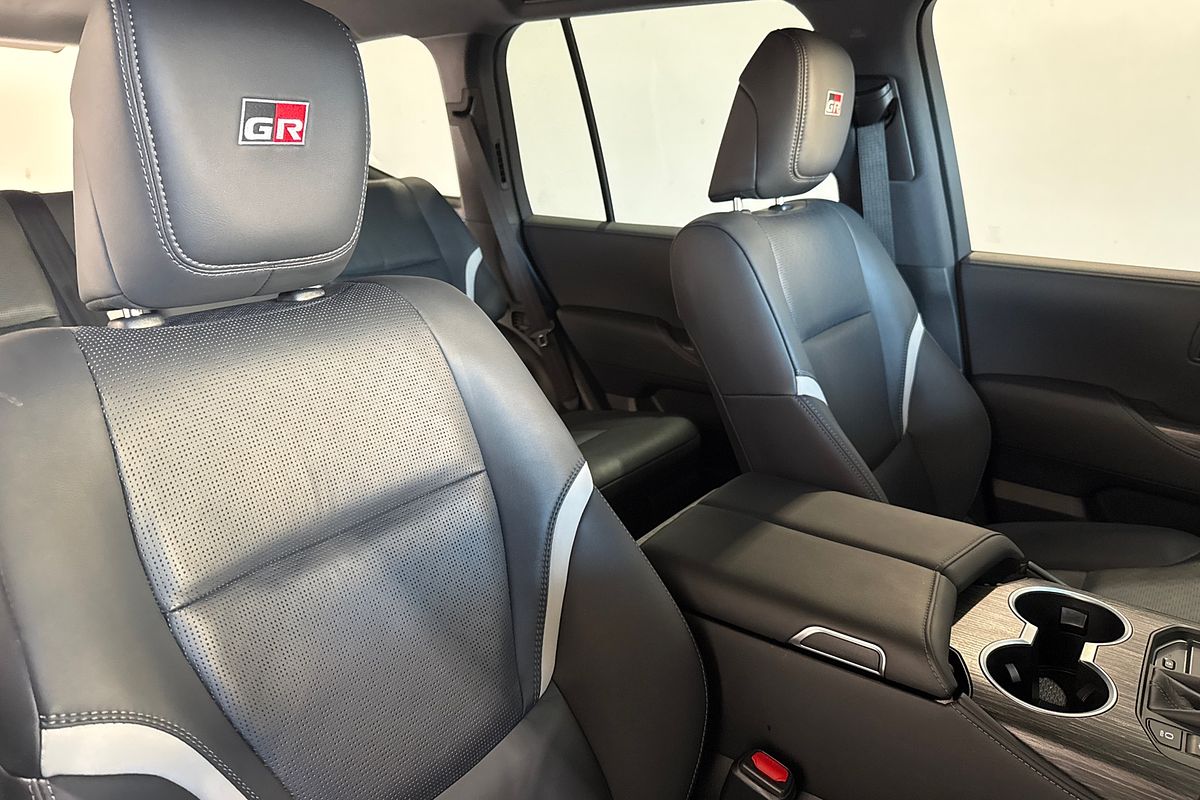 2025 Toyota Landcruiser GR Sport FJA300R