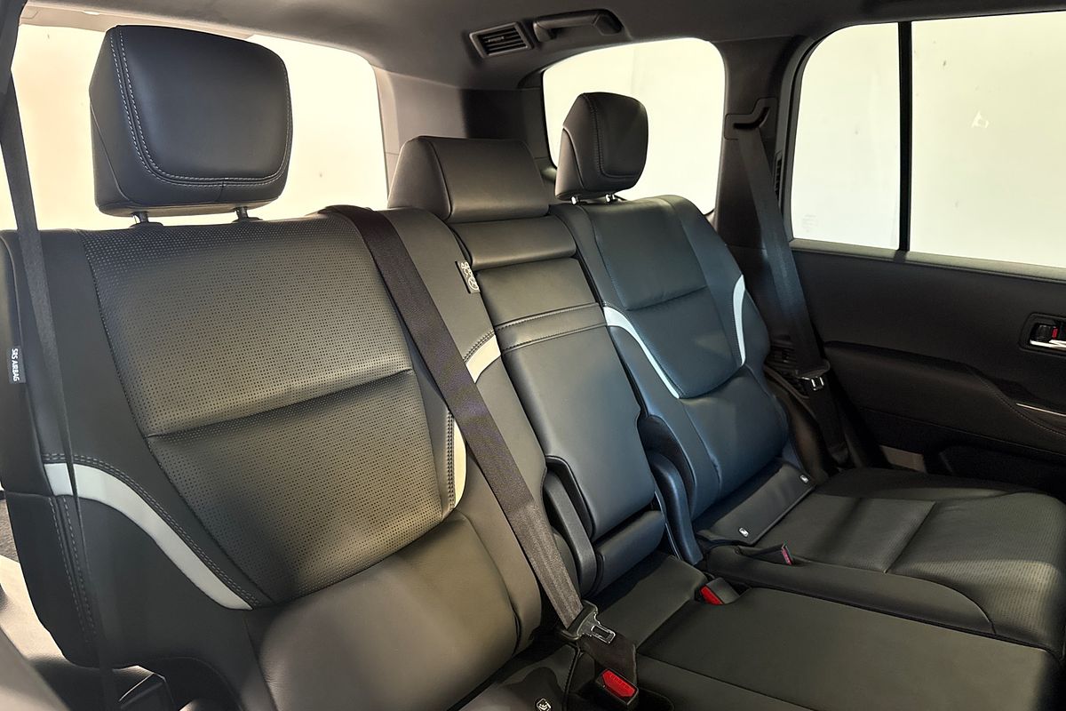 2025 Toyota Landcruiser GR Sport FJA300R