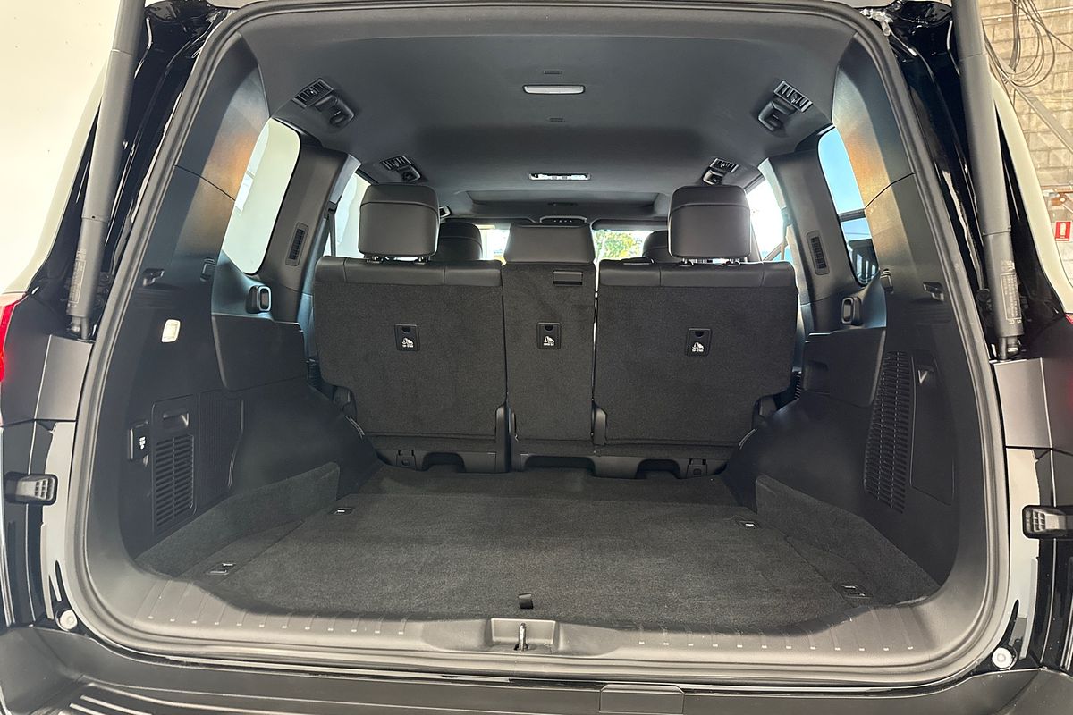 2025 Toyota Landcruiser GR Sport FJA300R