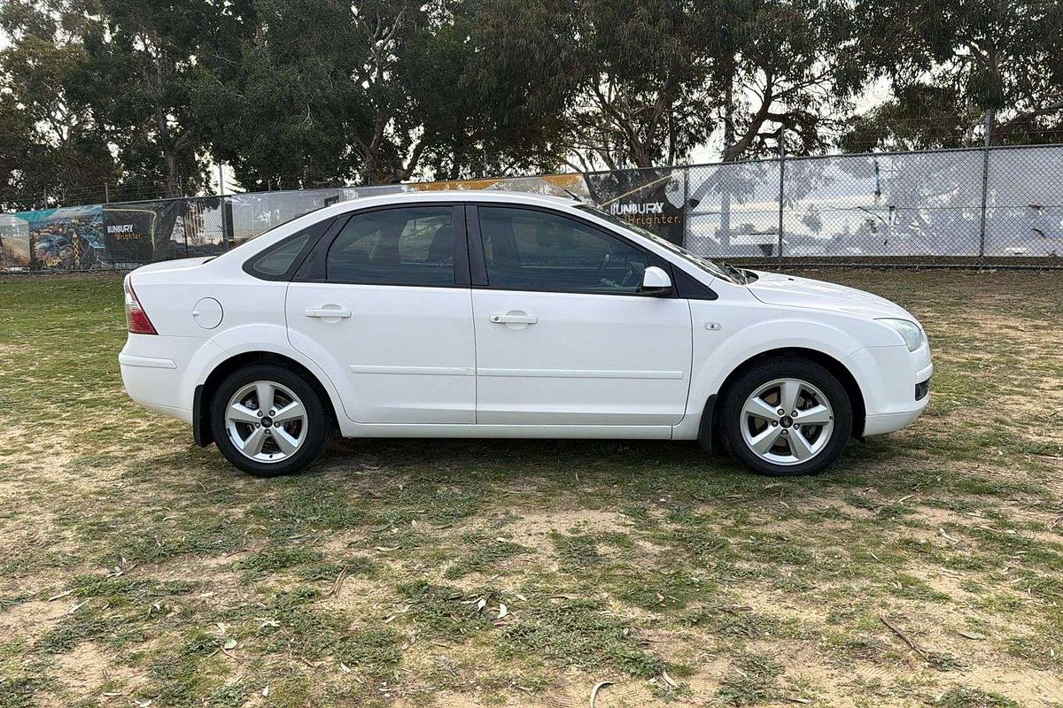 2006 Ford Focus LX LS