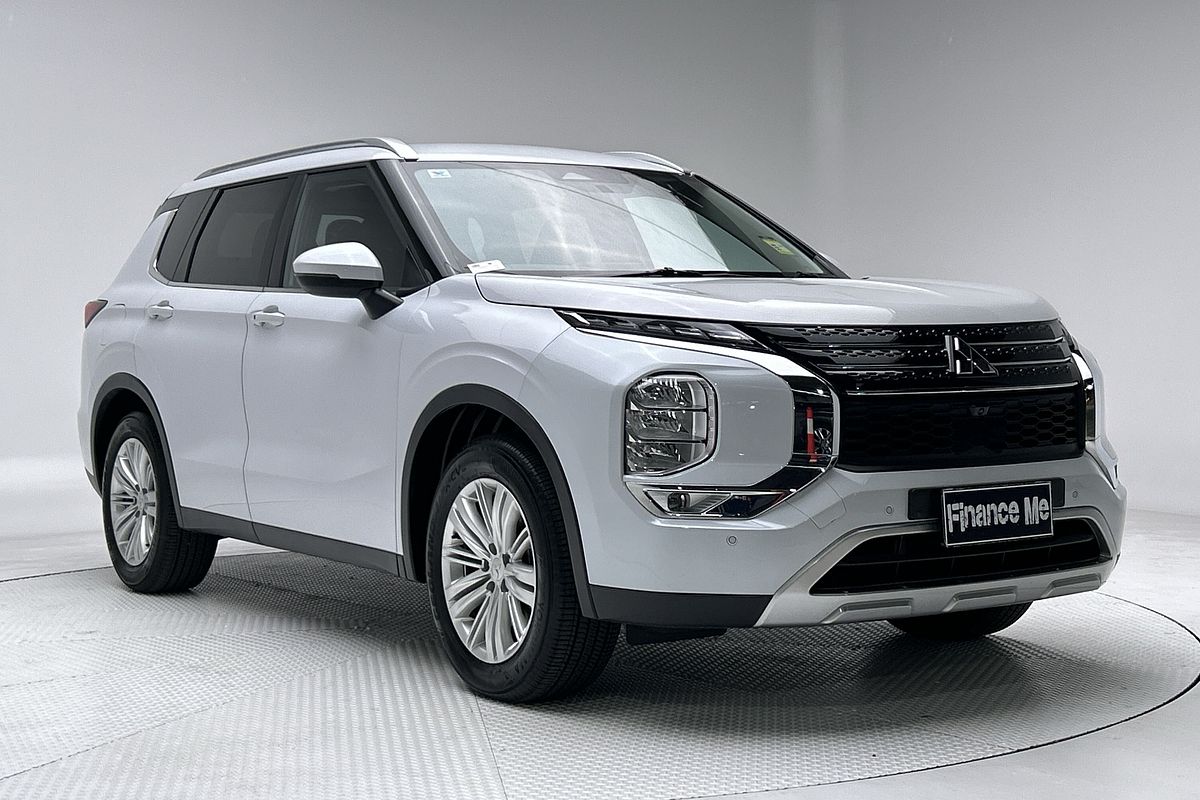 2024 Mitsubishi Outlander LS ZM