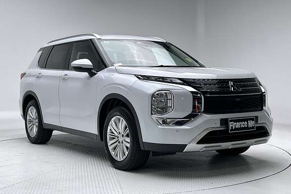 2024 Mitsubishi Outlander LS ZM