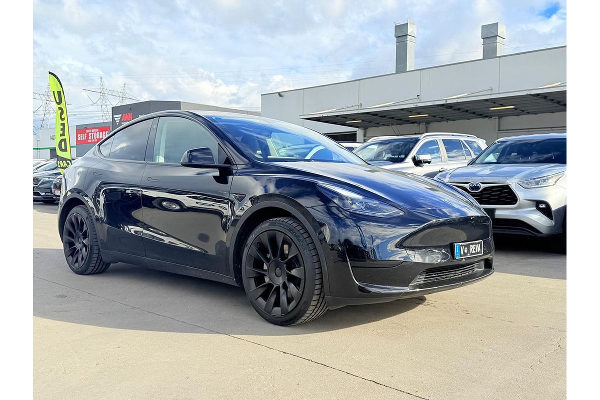 2022 Tesla Model Y Rear-Wheel Drive