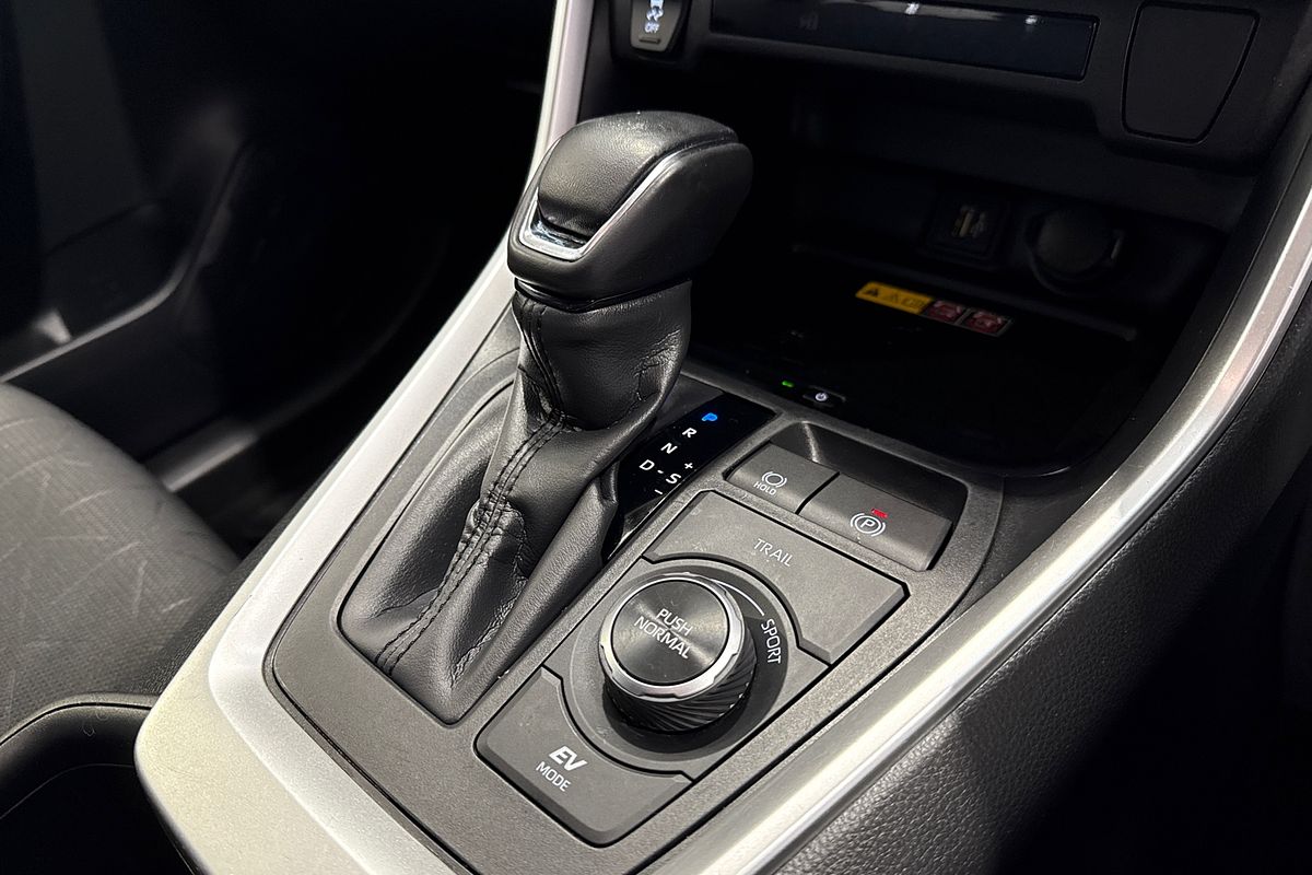 2024 Toyota RAV4 GXL AXAH54R