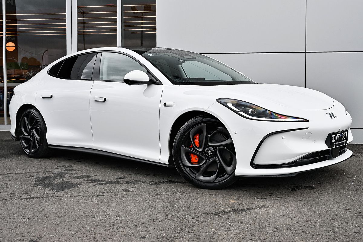 2025 MG IM5 Platinum P12L