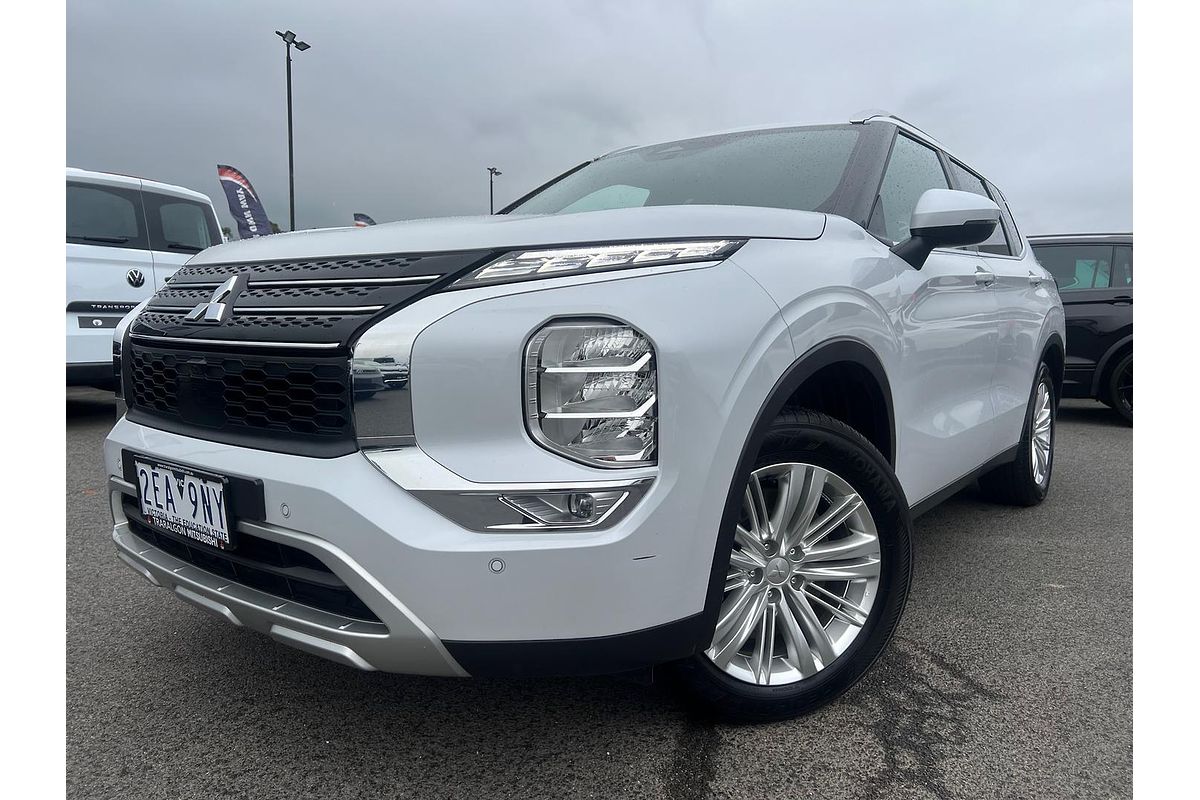 2024 Mitsubishi Outlander LS ZM