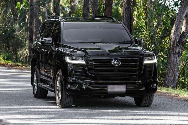 2023 Toyota Landcruiser Sahara ZX FJA300R
