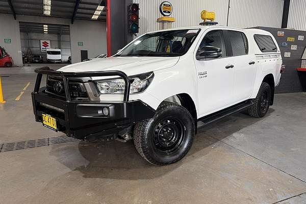 2021 Toyota Hilux SR (4x4) GUN126R 4X4