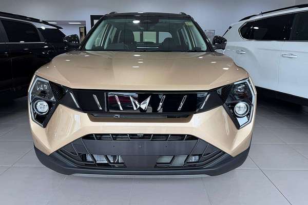 2025 Mahindra XUV3XO AX7L