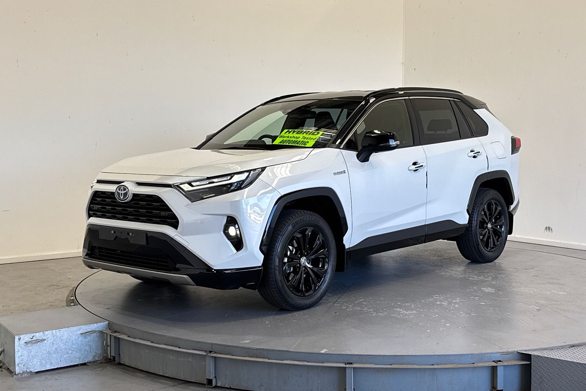 2024 Toyota RAV4 XSE AXAH52R