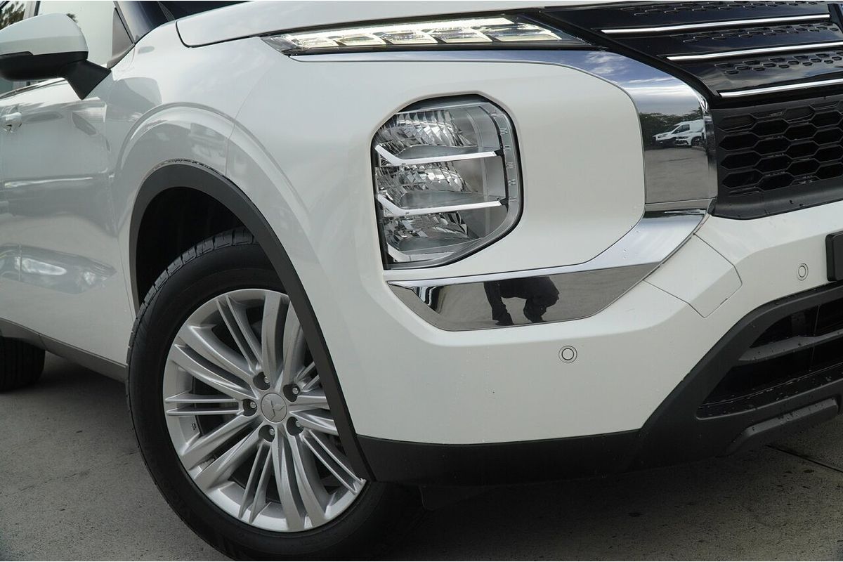 2023 Mitsubishi Outlander ES ZM