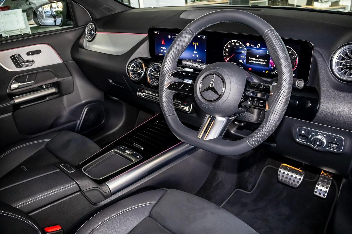 H247 806+056MY GLA200 Special Ed WAG DUAL 7sp