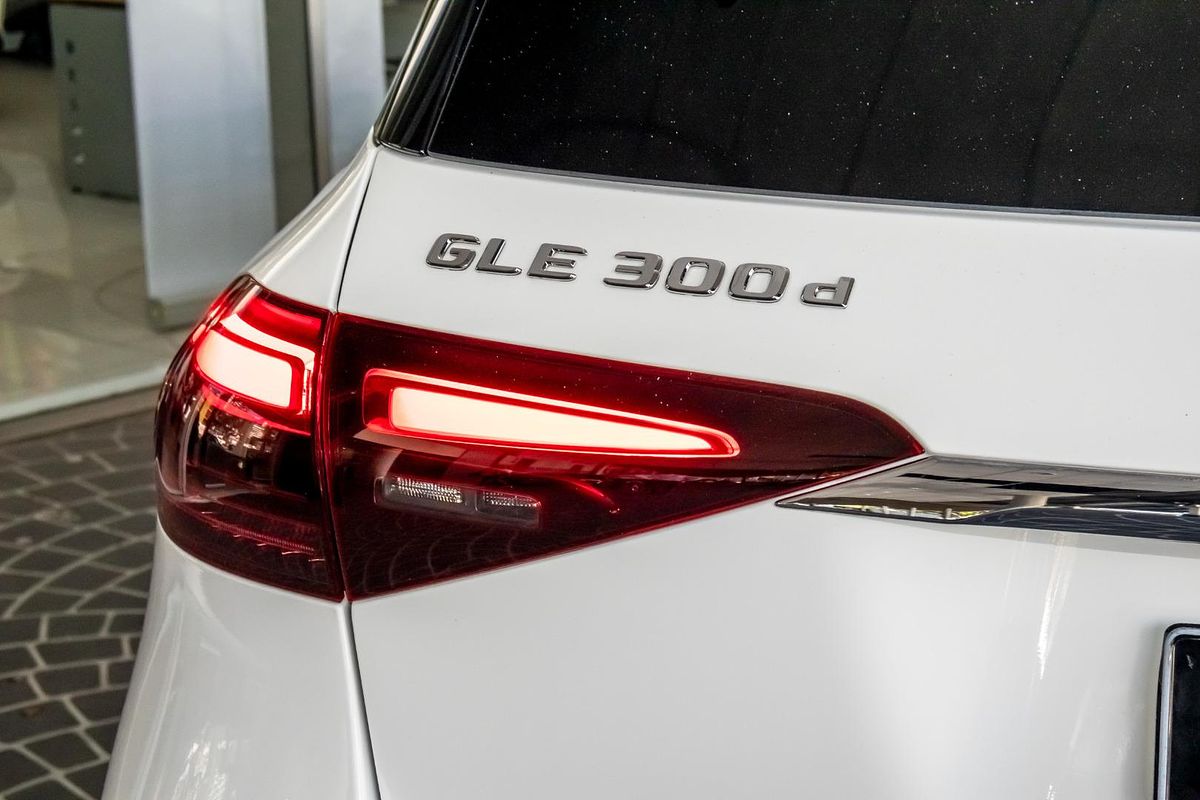 V167 805+055MY GLE300 d Editio n 7 WAG 9G 9sp