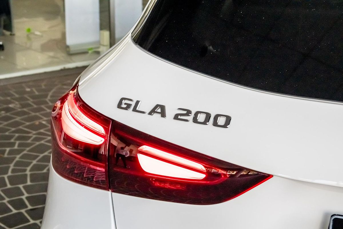 H247 806+056MY GLA200 Special Ed WAG DUAL 7sp