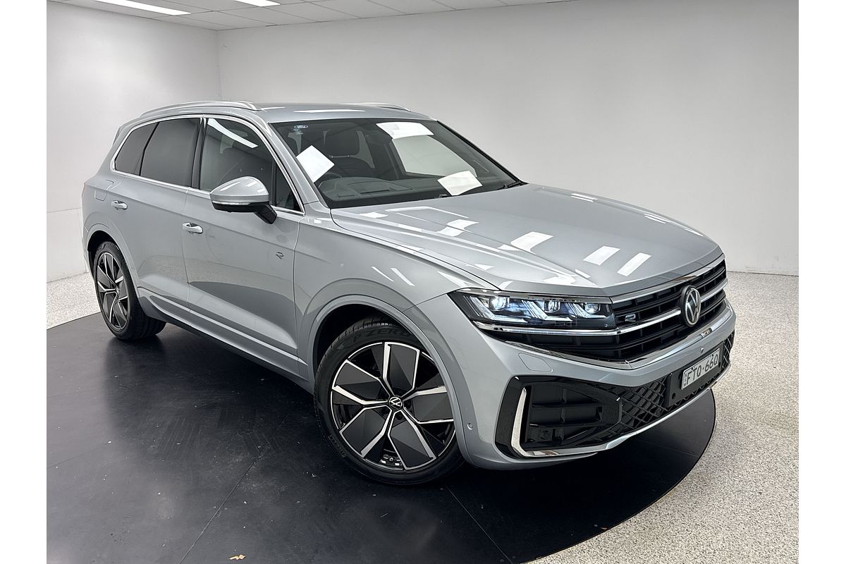 2025 Volkswagen Touareg 210TDI R-Line RC