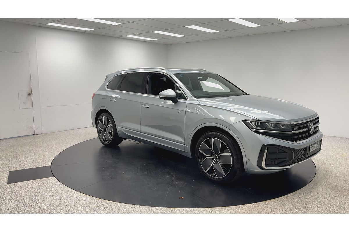 2025 Volkswagen Touareg 210TDI R-Line RC