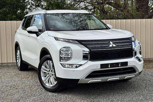 2022 Mitsubishi Outlander LS ZM