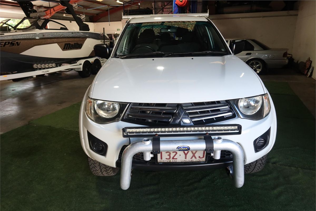 2013 Mitsubishi Triton GLX MN 4X4