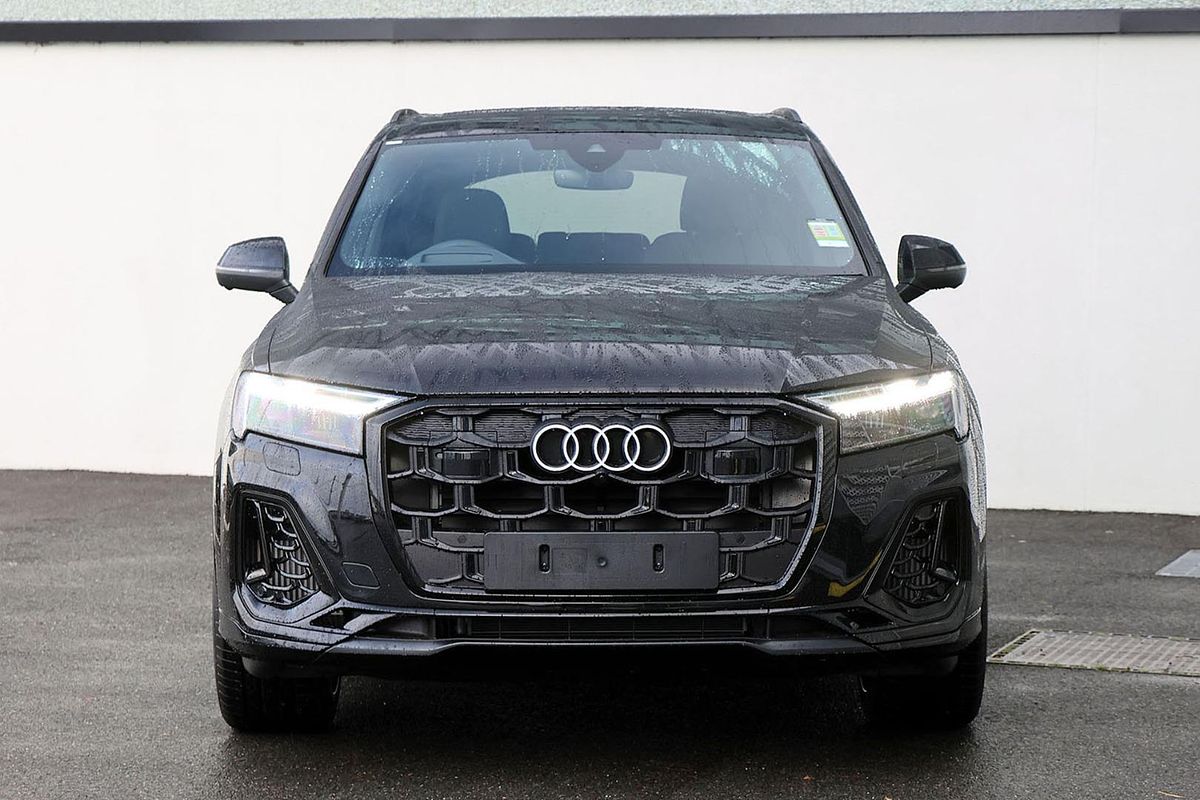 2025 Audi Q7 TFSI 250kW S line 4M
