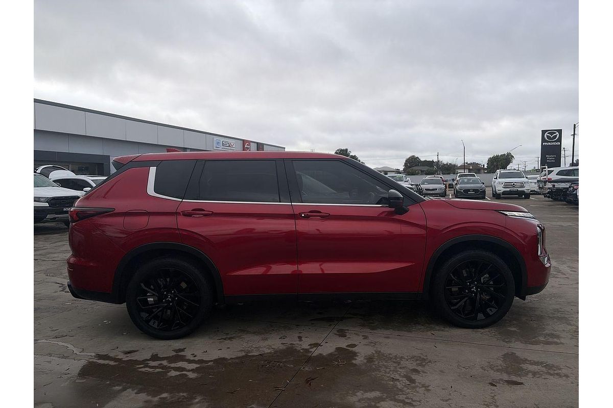 2024 Mitsubishi Outlander Black Edition ZM