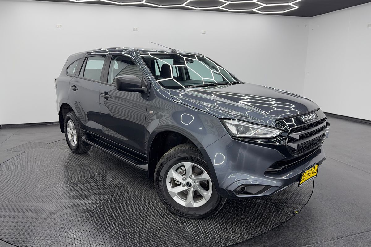 2022 Isuzu MU-X LS-M