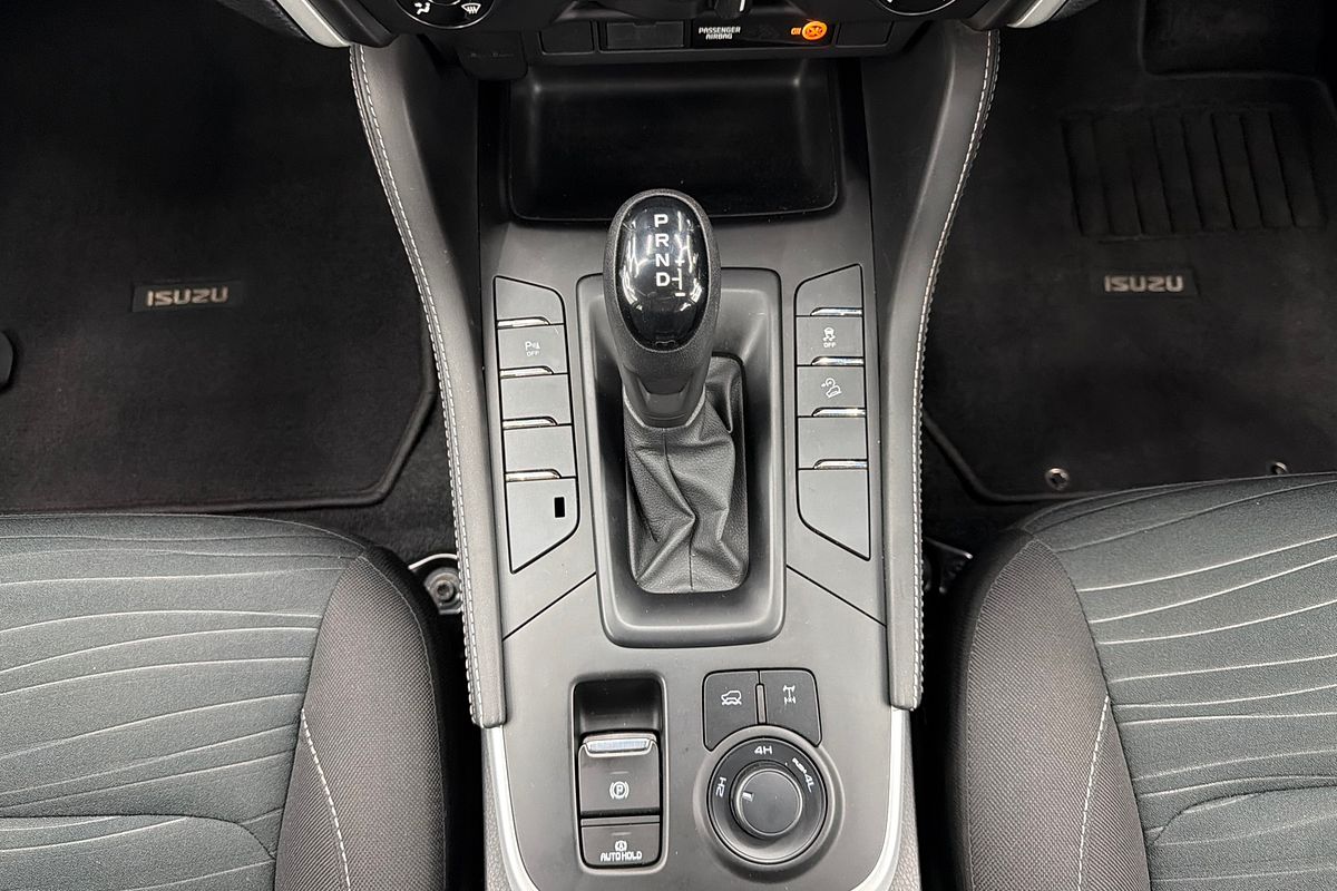 2022 Isuzu MU-X LS-M