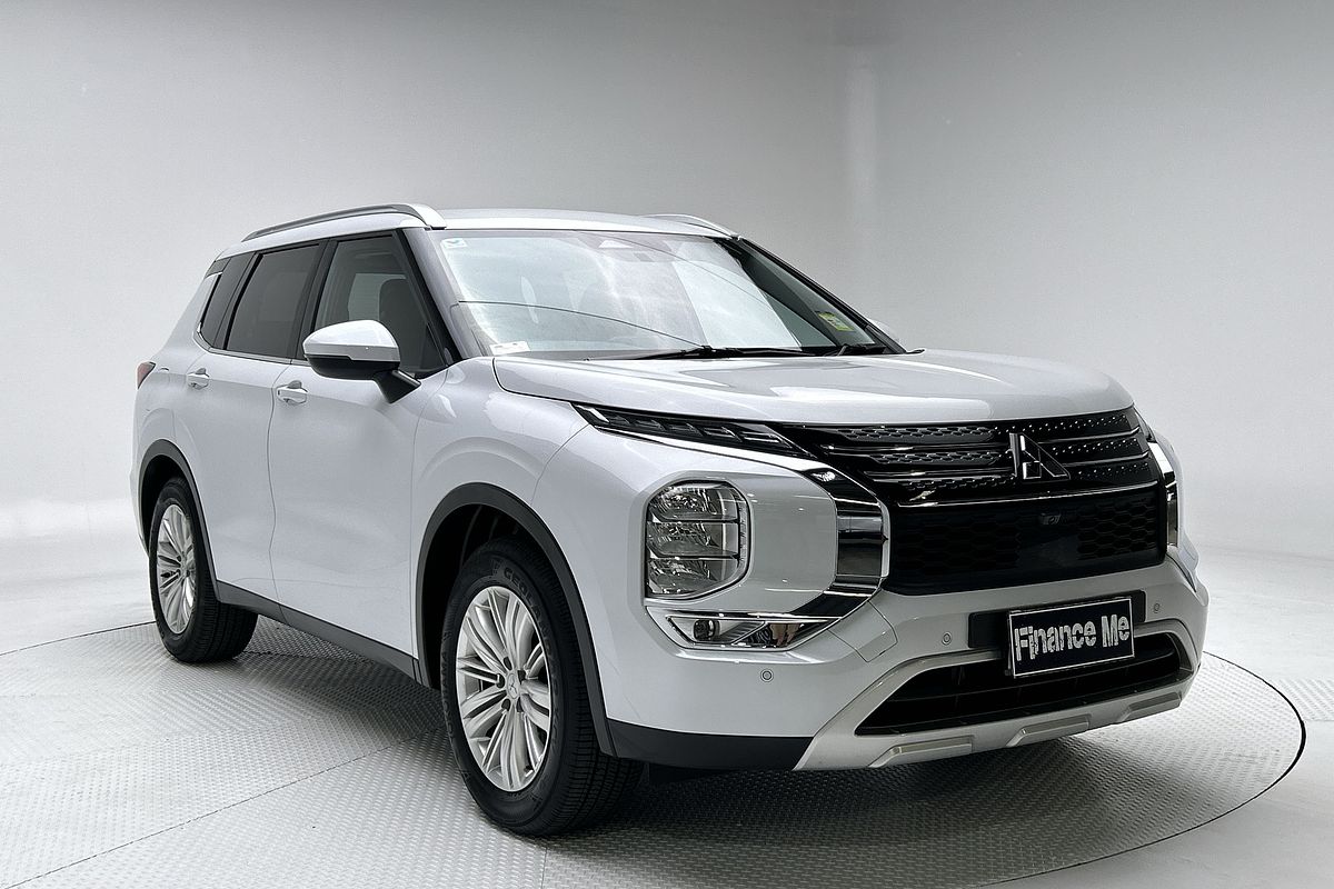 2024 Mitsubishi Outlander LS ZM