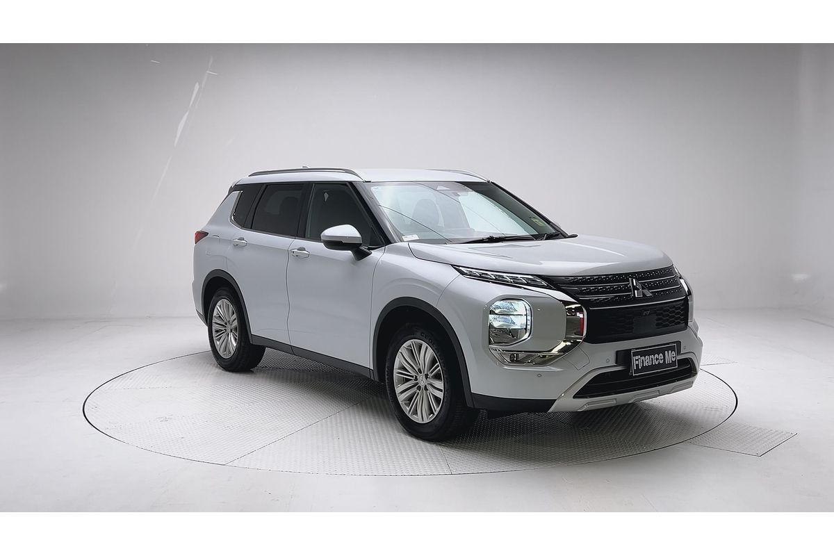 2024 Mitsubishi Outlander LS ZM
