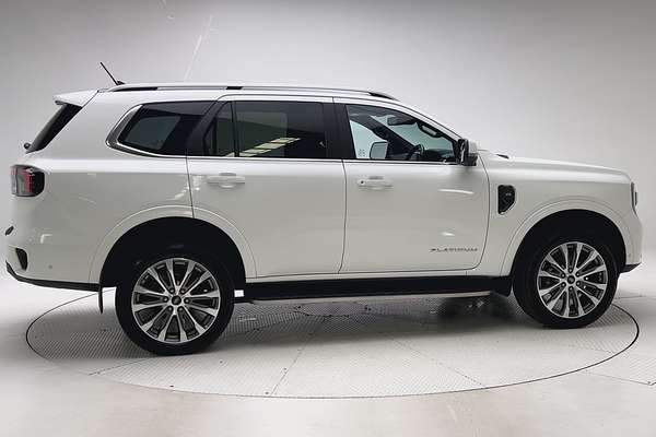 2024 Ford Everest Platinum 3.0L thumb-8
