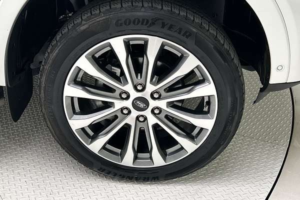 2024 Ford Everest Platinum 3.0L thumb-9