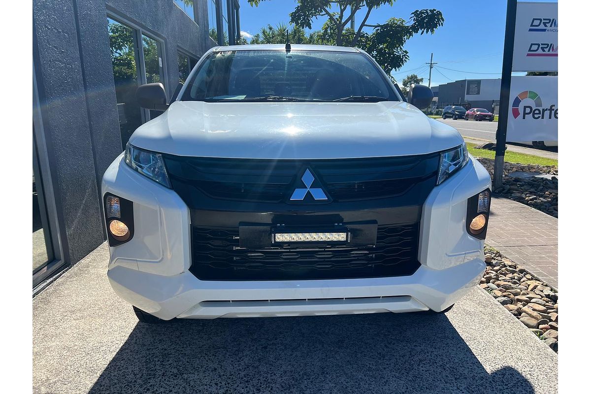 2020 Mitsubishi Triton GLX MR 4X4