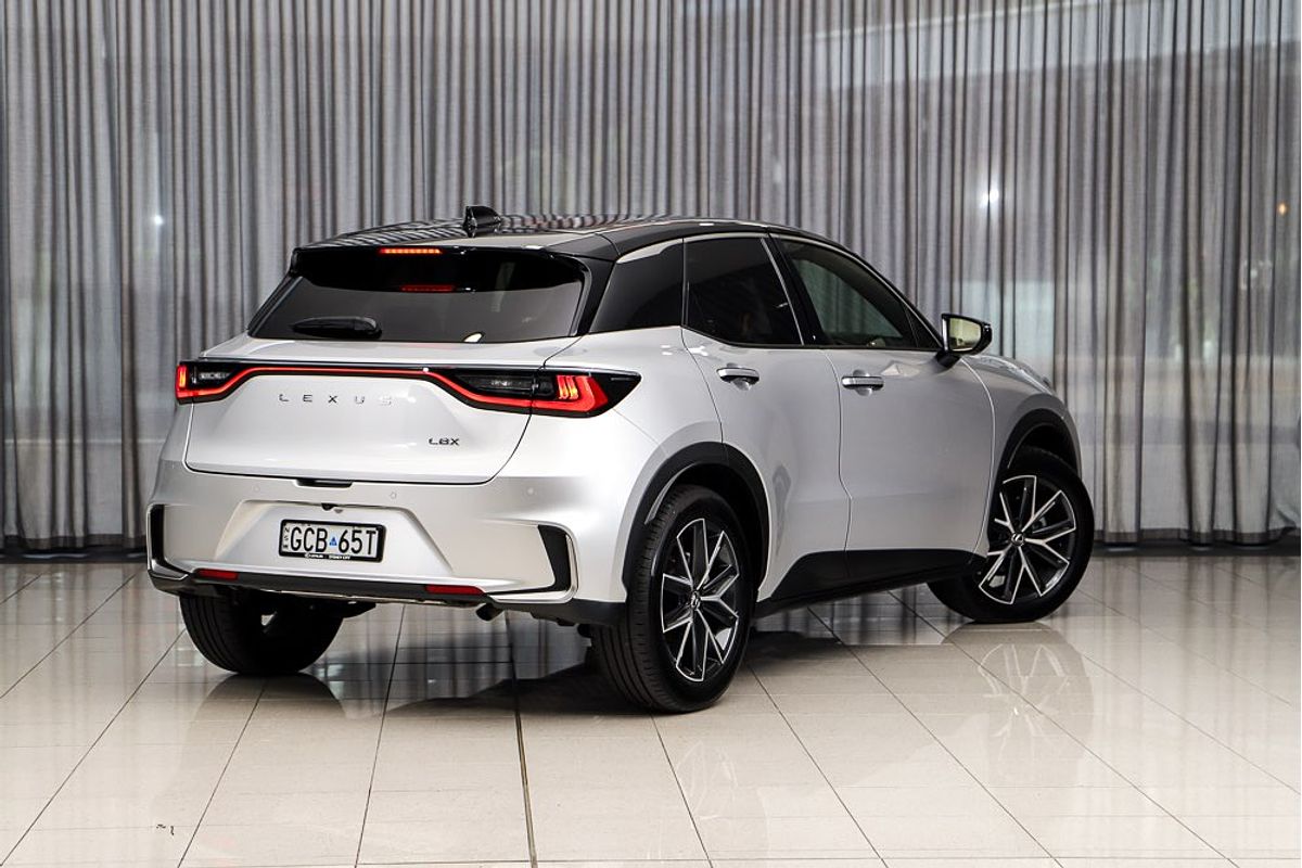 2024 Lexus LBX Luxury MAYH10R