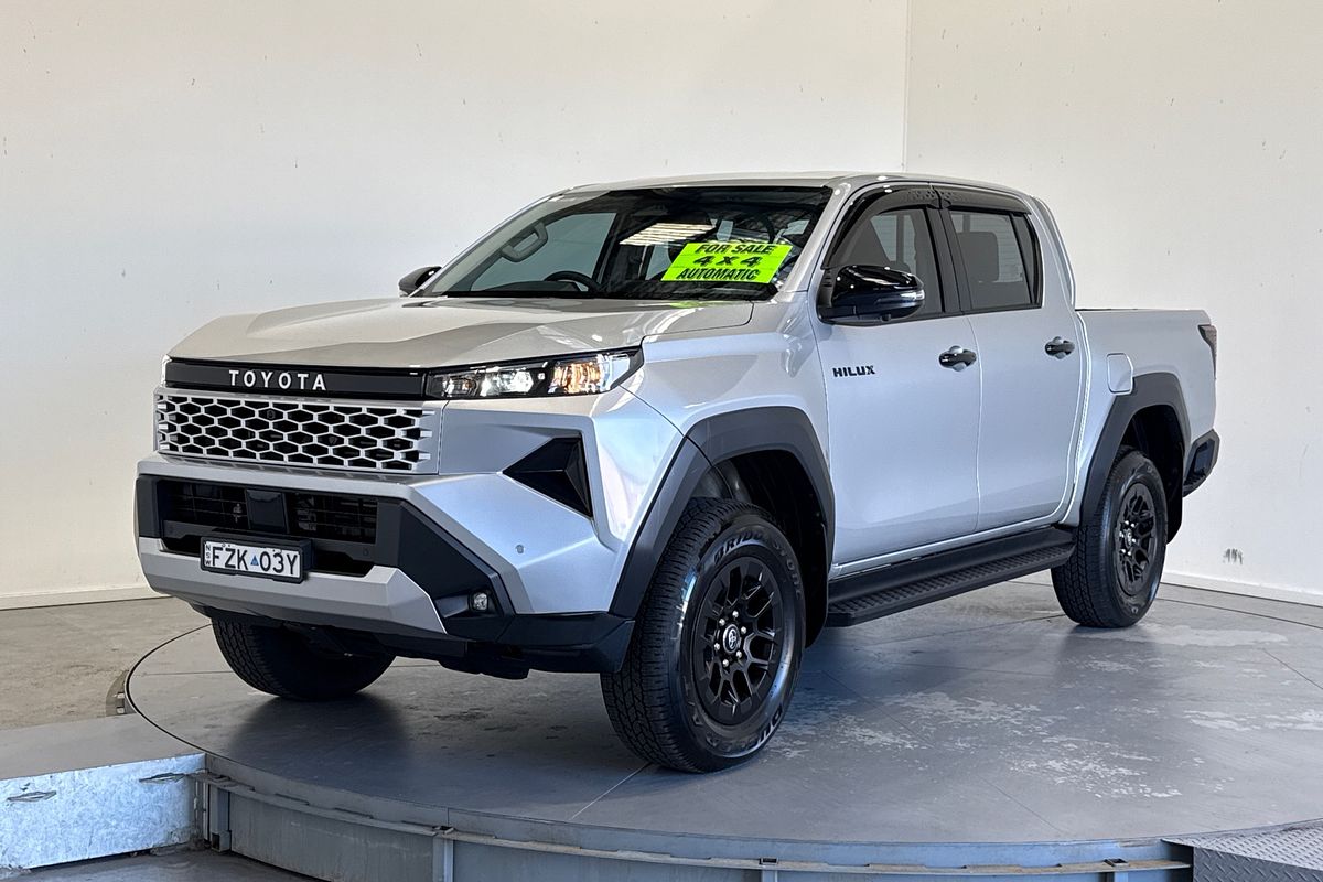 2025 Toyota Hilux SR 48V GUN227R 4X4