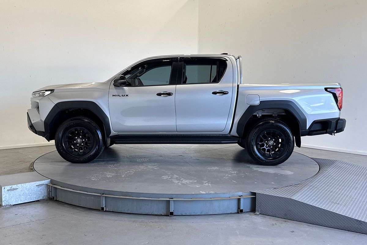 2025 Toyota Hilux SR 48V GUN227R 4X4