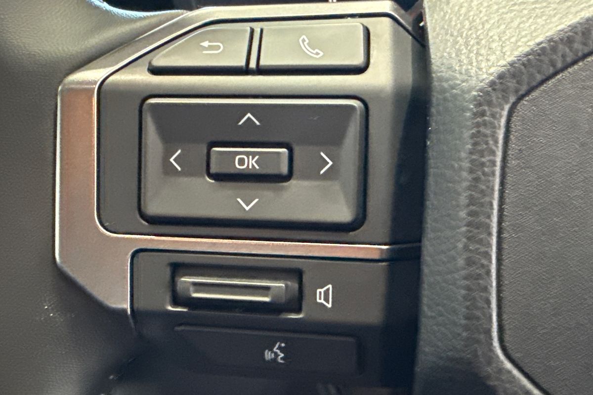 2025 Toyota Hilux SR 48V GUN227R 4X4