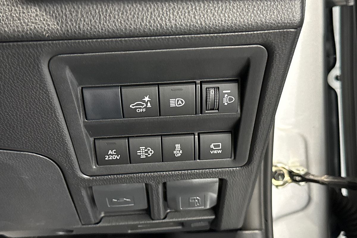 2025 Toyota Hilux SR 48V GUN227R 4X4