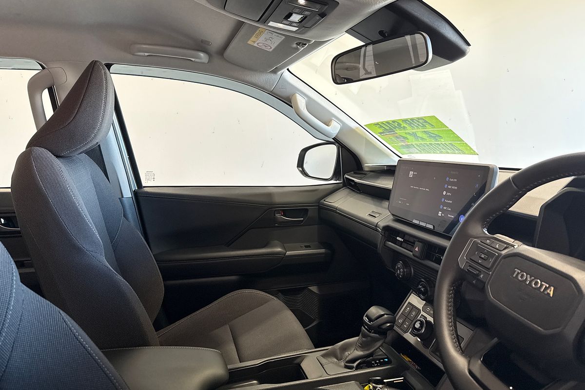 2025 Toyota Hilux SR 48V GUN227R 4X4