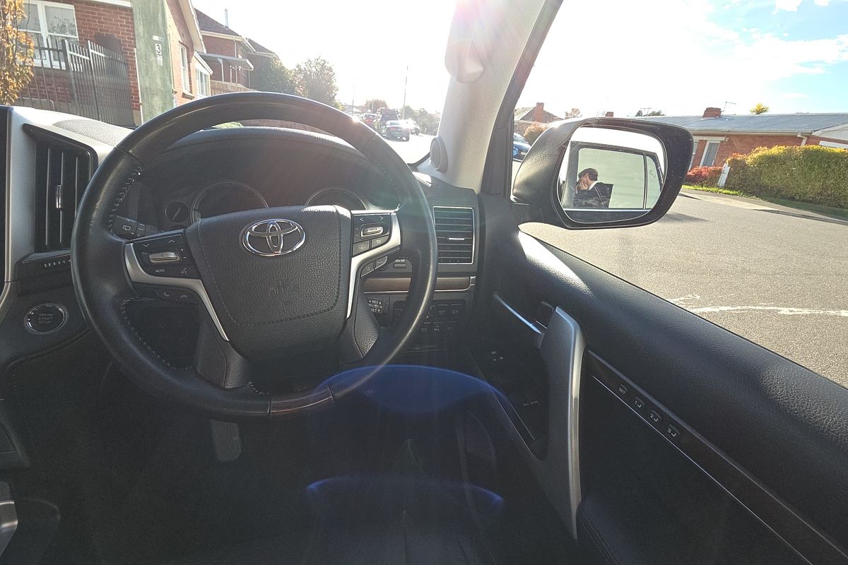 2020 Toyota Landcruiser Sahara VDJ200R