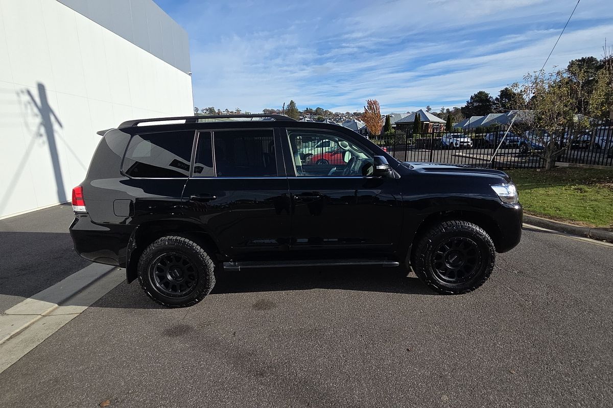 2020 Toyota Landcruiser Sahara VDJ200R