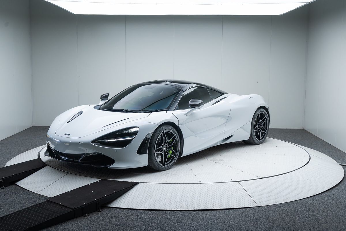 2018 McLaren 720S Luxury P14