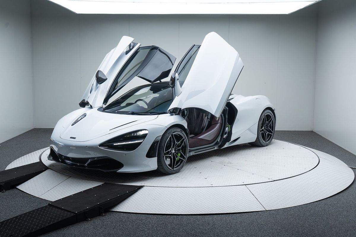 2018 McLaren 720S Luxury P14