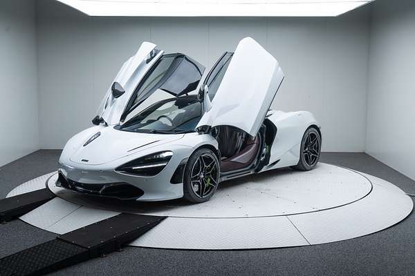 2018 McLaren 720S Luxury P14
