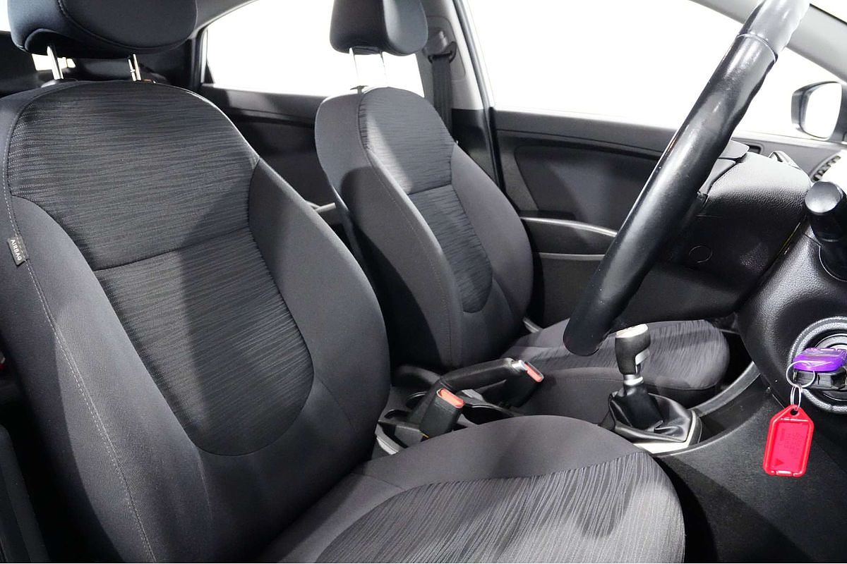 2017 Hyundai Accent Sport RB6