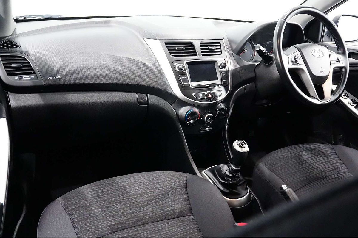 2017 Hyundai Accent Sport RB6