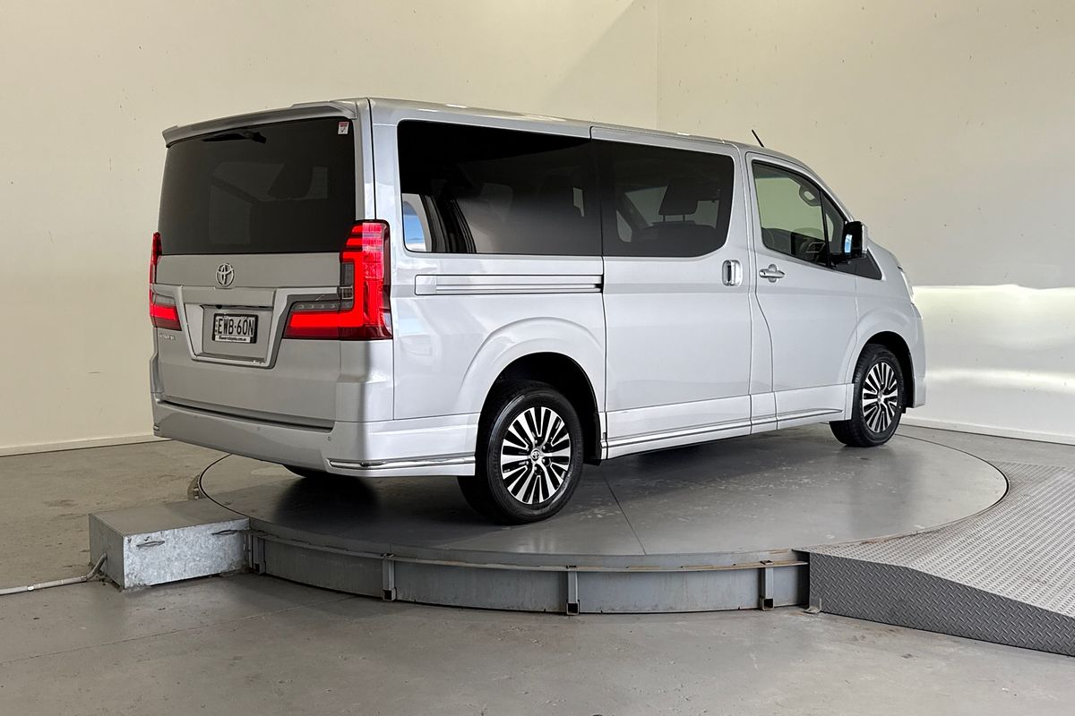 2022 Toyota Granvia GDH303R